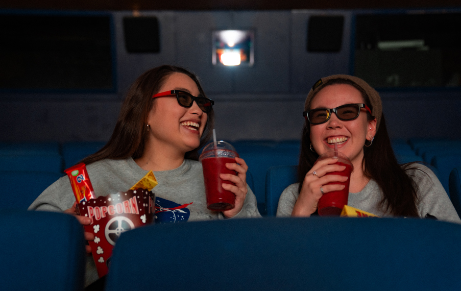 filmertarfik, filmertarfimmi nivarsissat, arnat marluk popcorn -ilerlutik, mamakujuttut -lerlutik filmeriartut